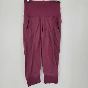 Lululemon in flux cropped capri hi rise plum pants size 4